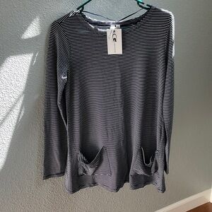 Cable & Gauge Navyand White Striped Long Sleeve Top